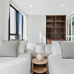 Luxury 3-Br Gold Coast With Breathtaking Views