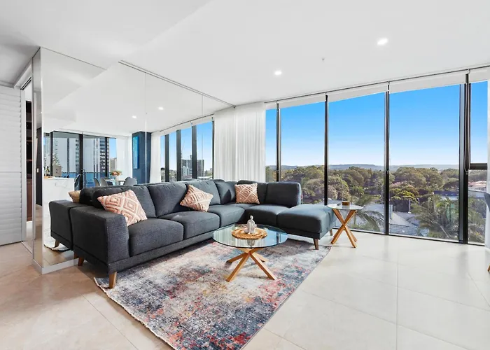 Luxury 3-Br Gold Coast With Breathtaking Views