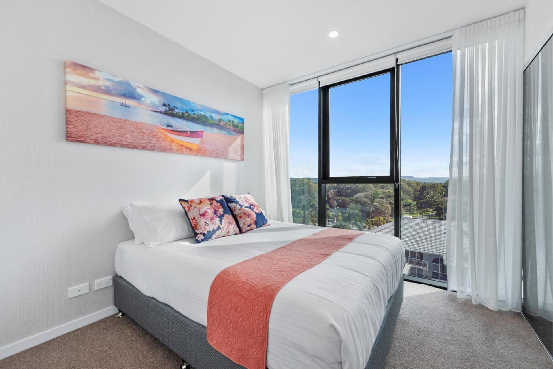 Luxury 3-br With Breathtaking Views Apartment *