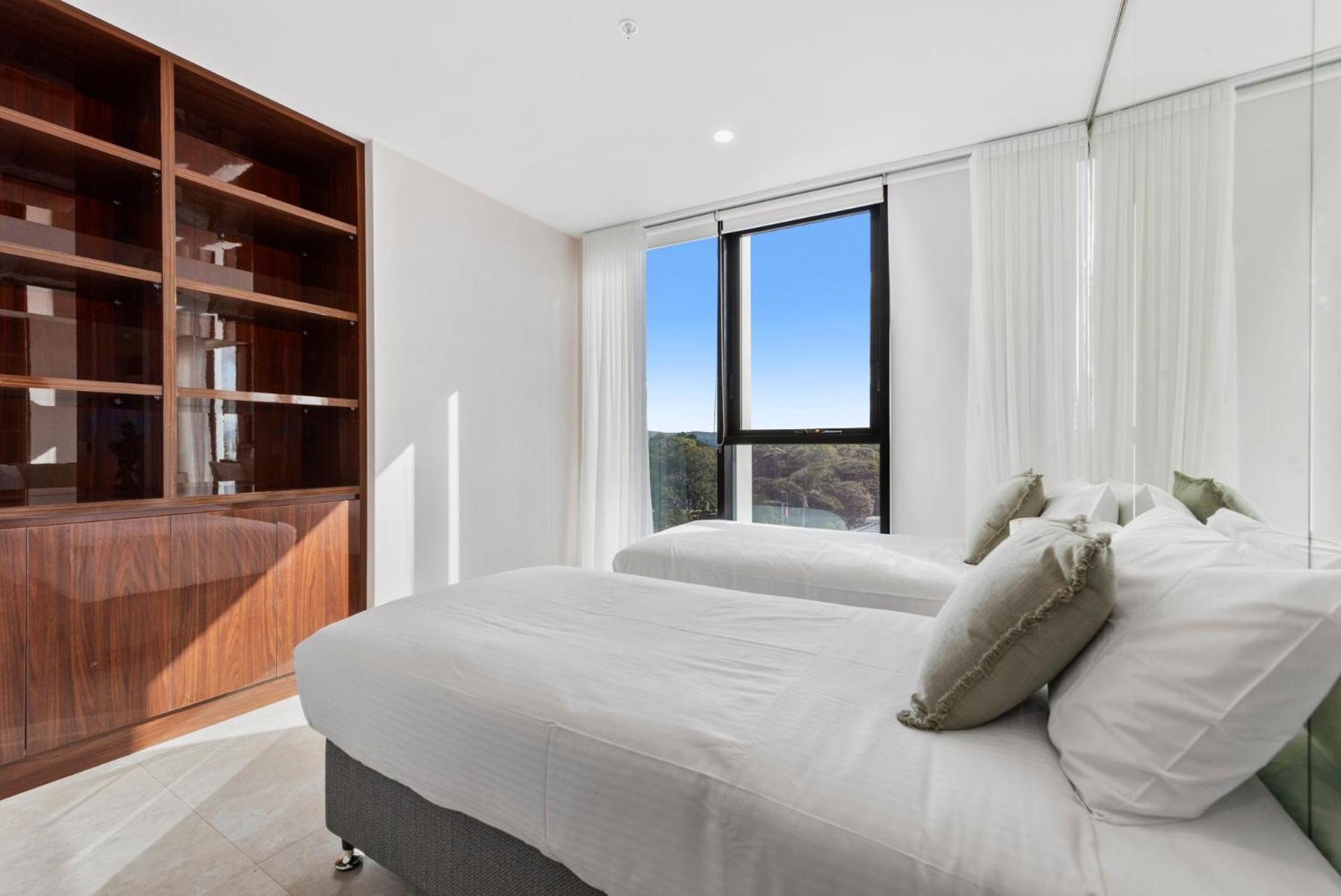 Luxury 3-br With Breathtaking Views *