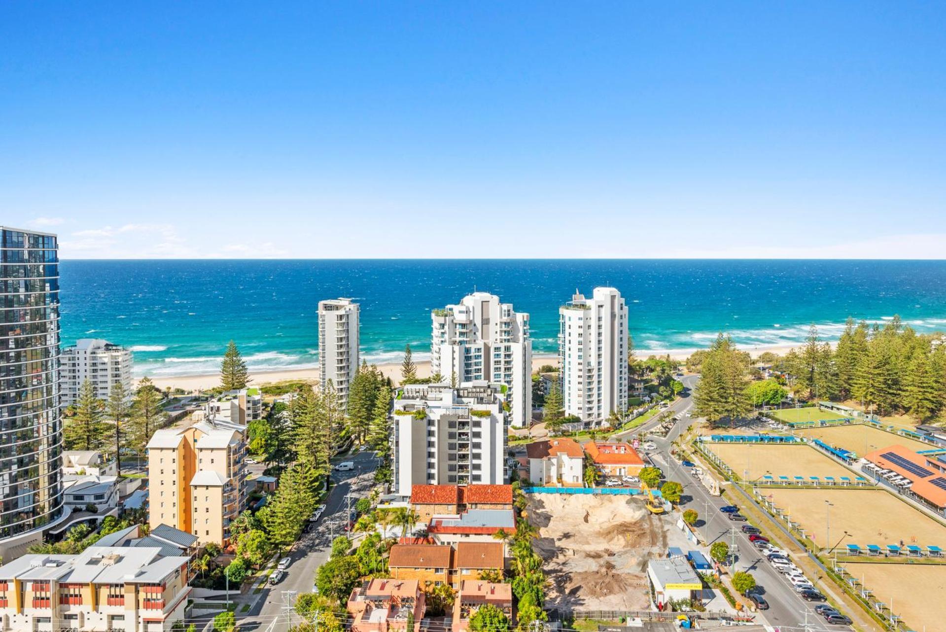 Luxury 3-br With Breathtaking Views Gold Coast