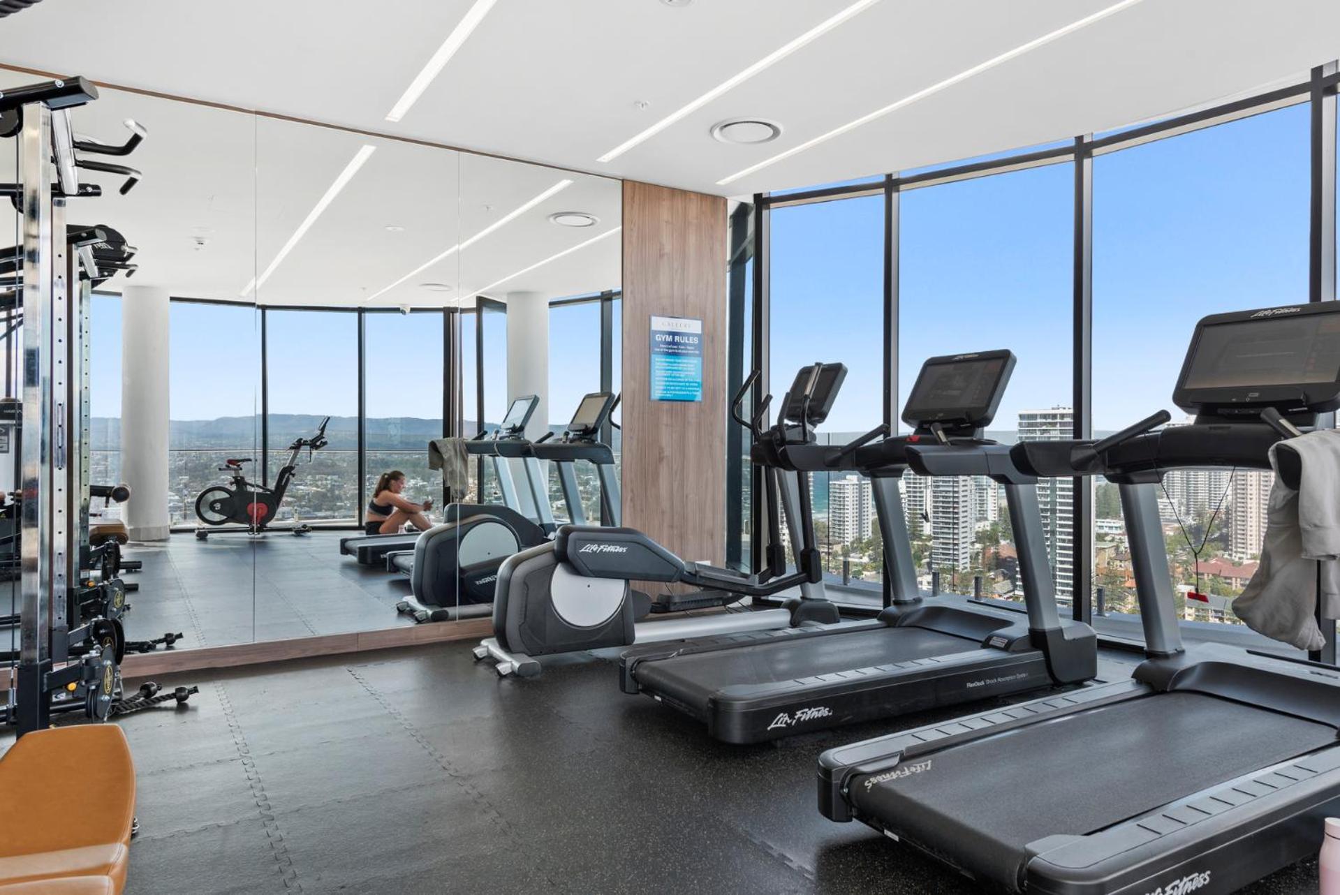 Luxury 3-br With Breathtaking Views Gold Coast