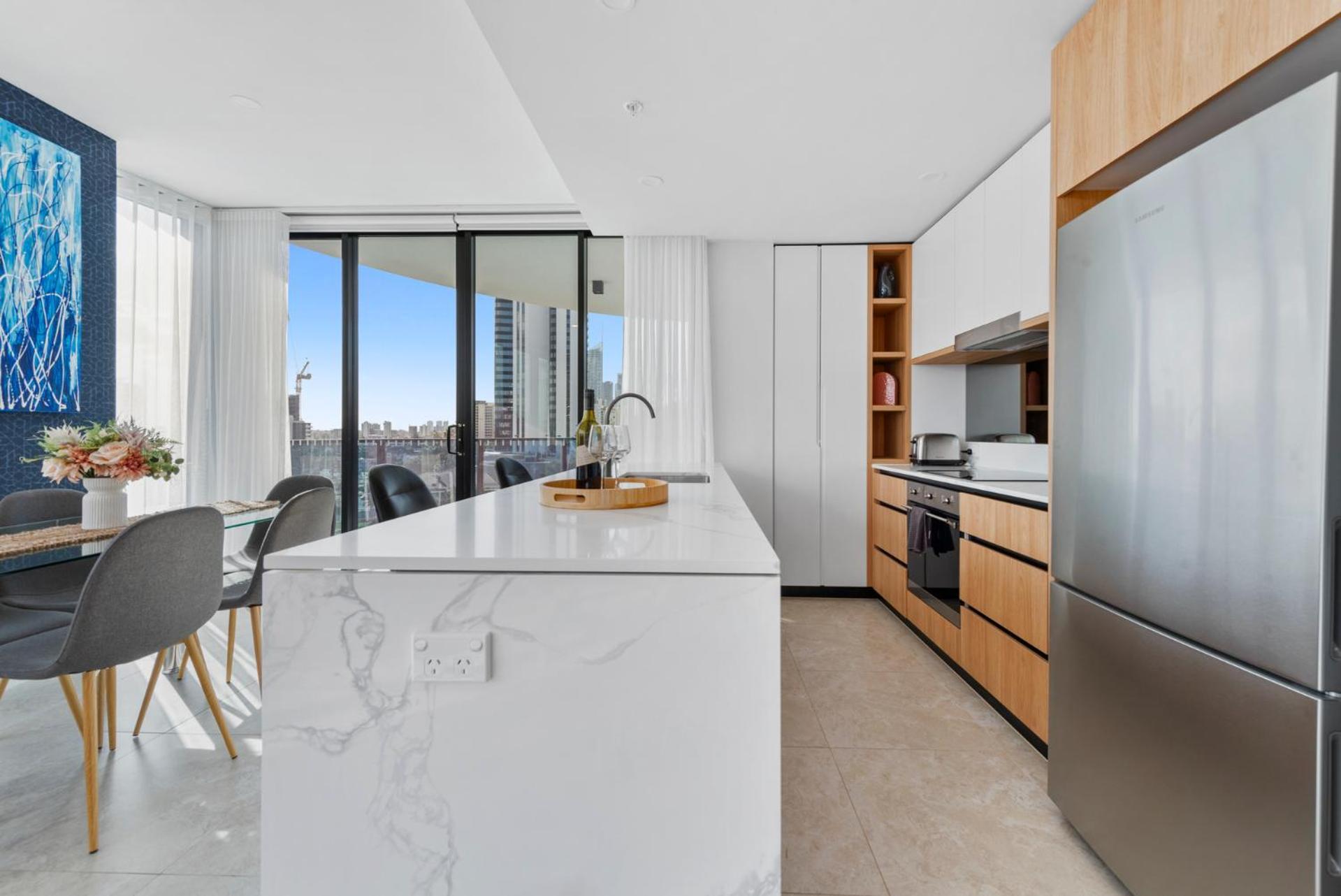Luxury 3-br With Breathtaking Views * Gold Coast